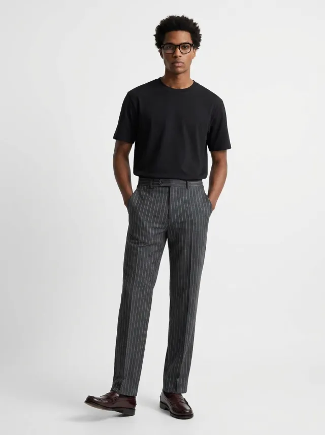 AI product photoshoot of a fashion product on a model, Seamless White