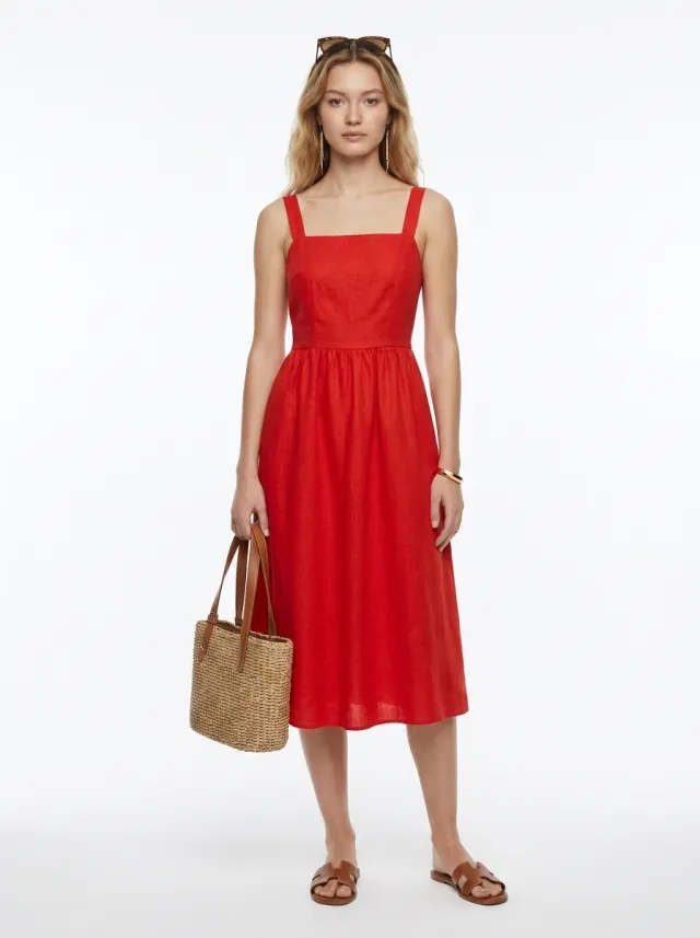 AI product photoshoot of a fashion product on a model, Seamless White